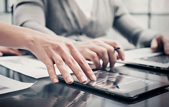 How to choose a suitable single column straightening machine...